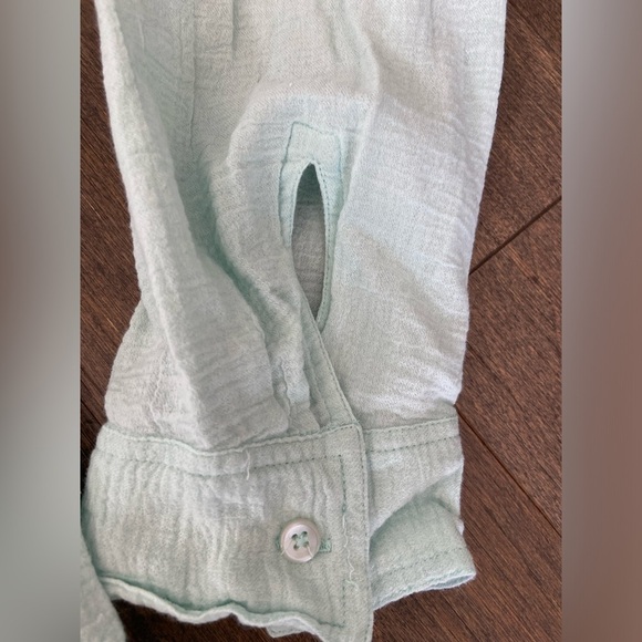 Anthropologie top size medium - Picture 2 of 4